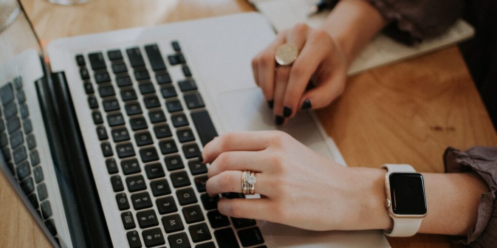 4 astuces pour créer une vidéo et promouvoir votre entreprise en ligne - ANCV